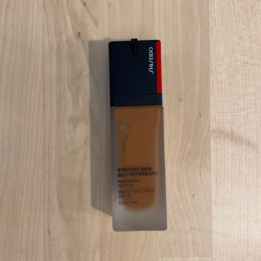 BRAND NEW Shiseido - Synchro Skin Self-refreshing Foundation SPF30, NEW